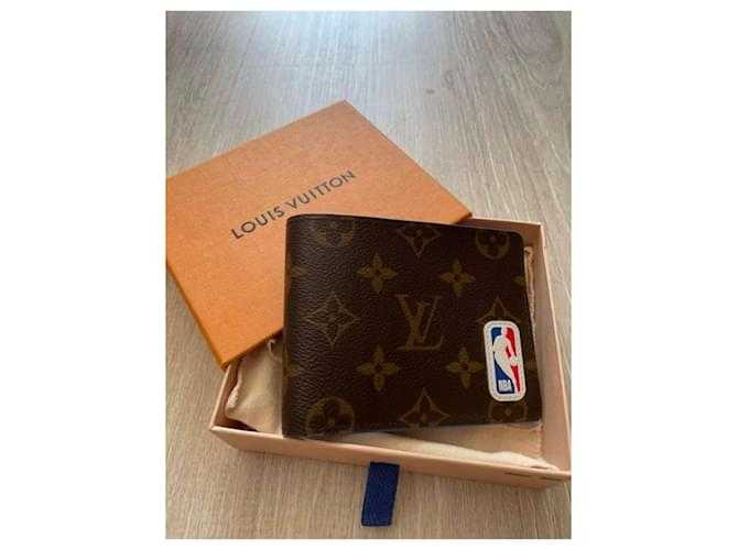 Nouveau portefeuille LV x NBA Multiple Marron Blanc Rouge Bleu