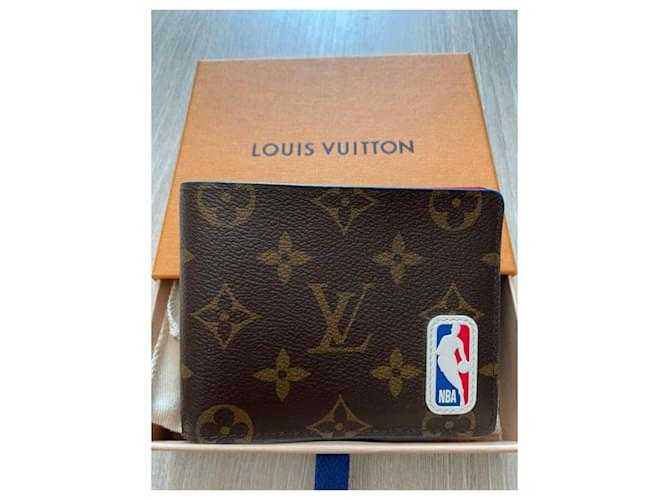 Nouveau portefeuille LV x NBA Multiple Marron Blanc Rouge Bleu