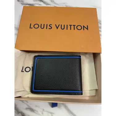 LV
Petite maroquinerie Multiple