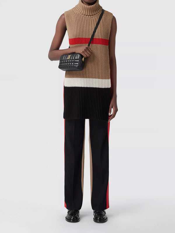 Bûrberrÿ
Mini Quilted Lambskin Lola Camera Bag