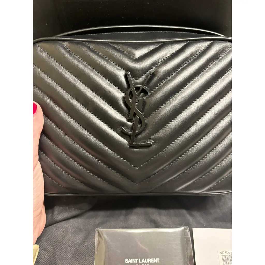 YSL Sac bandoulière Camera Lou, Très bon état
Noir