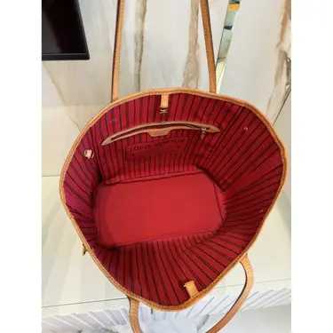 LV Cabas Neverfull en cuir
Marron