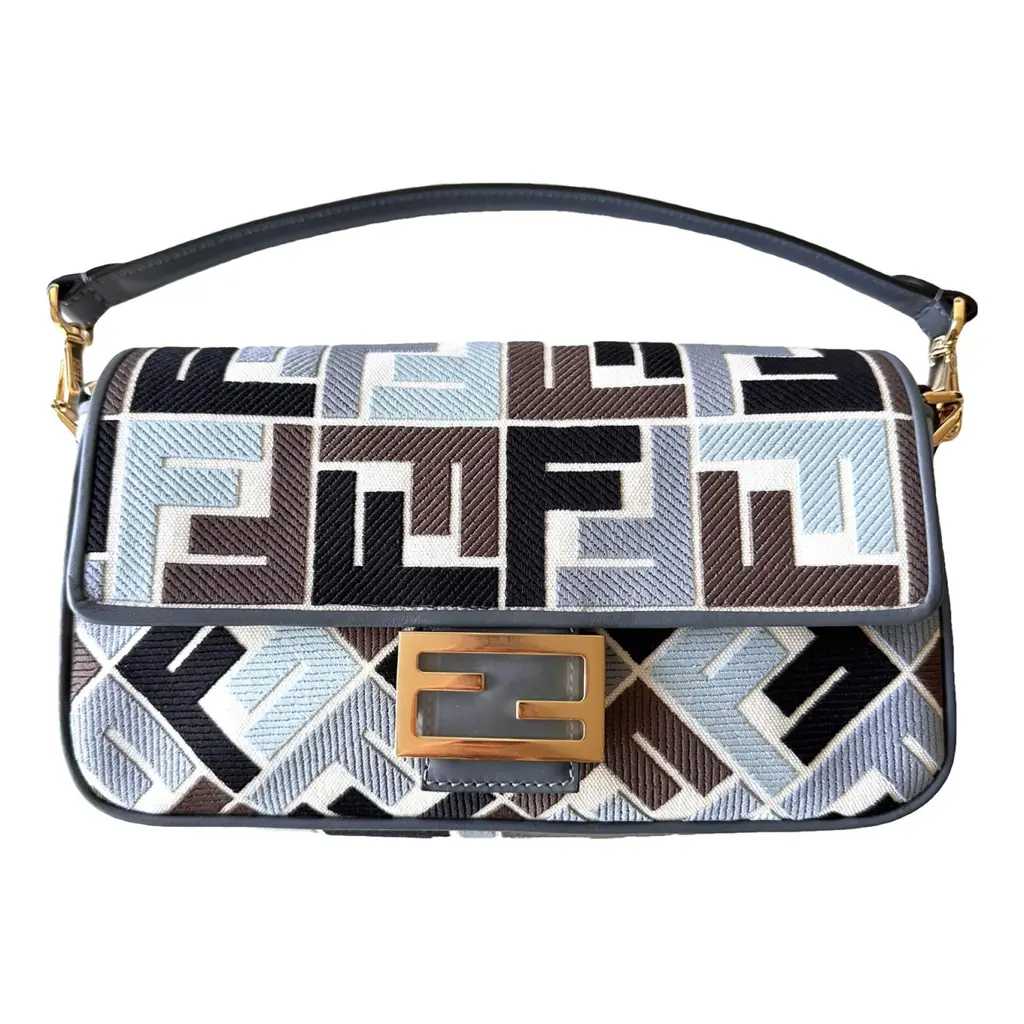 Fêndï
Sac à main verni Baguette