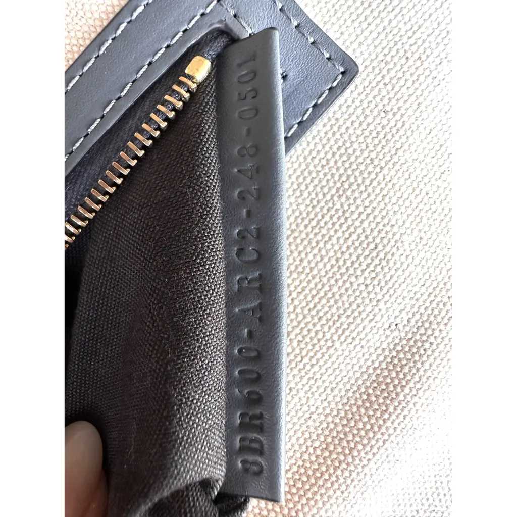 Fêndï
Sac à main verni Baguette