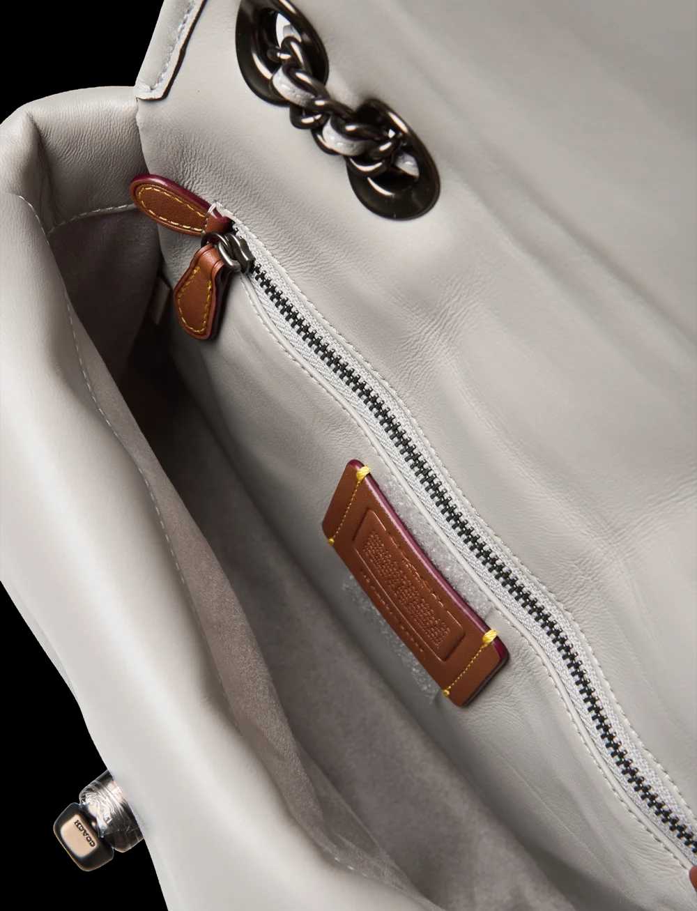 Co@ch
MADISON SHOULDER BAG