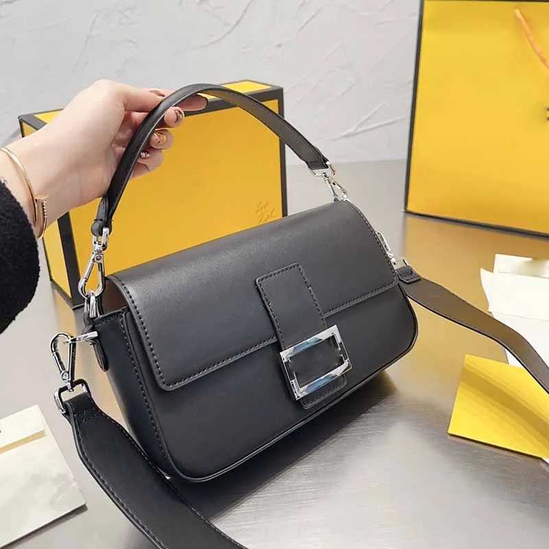 Fêndï ROMYTISA MINT Baguette Sacs Noir