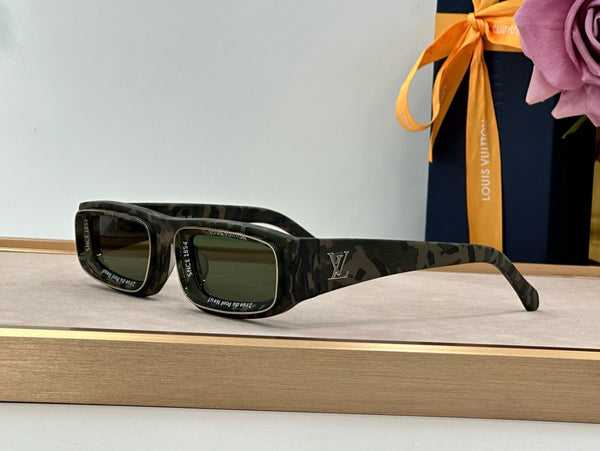 L&V Z2388E Runway Super Vision Low Square Sunglasses pour femmes ✨
