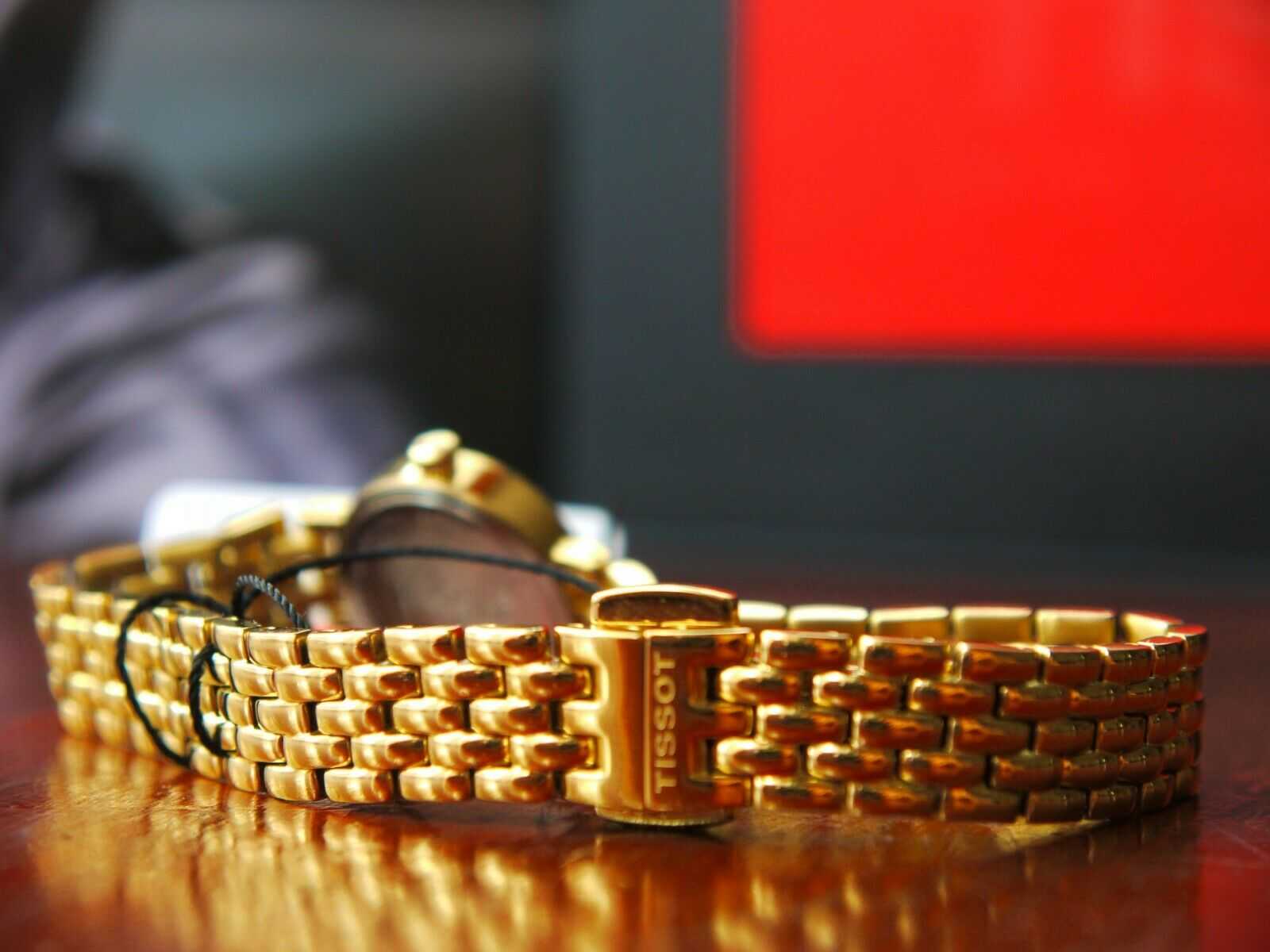 TÏSSÔT Lovely LADY 38-DIAMONDS Watch