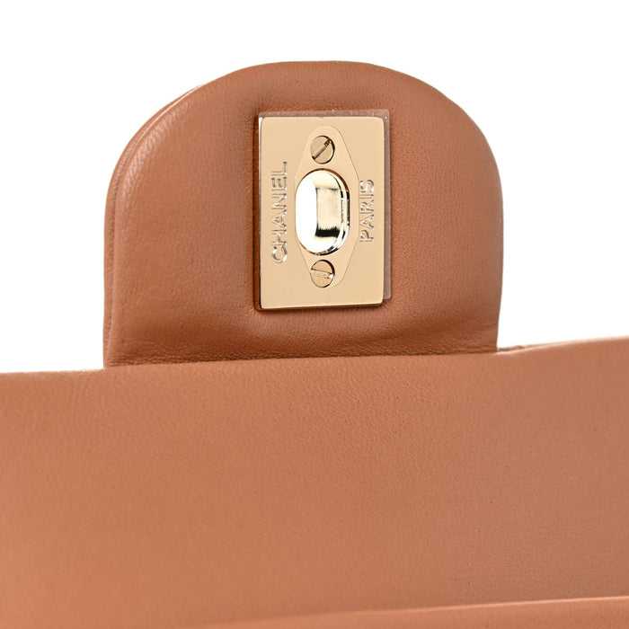 CH@NEL
Lambskin Quilted Medium Double Flap Brown