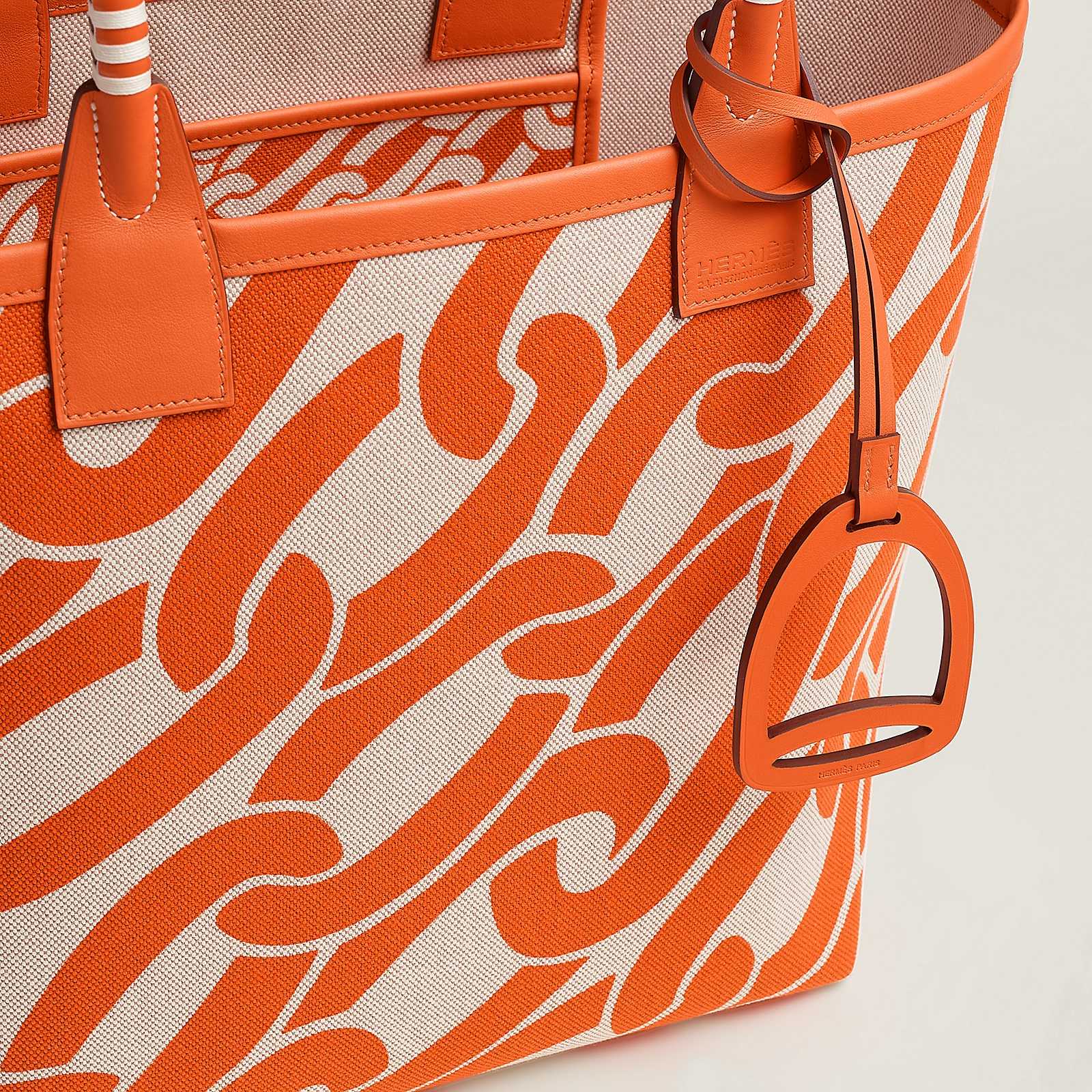 HRMS Steeple 28 bag