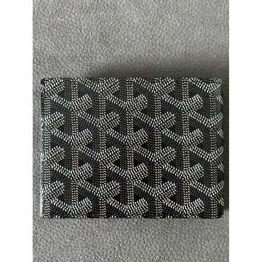 Goy@rd
Petite maroquinerie Victoire
Noir