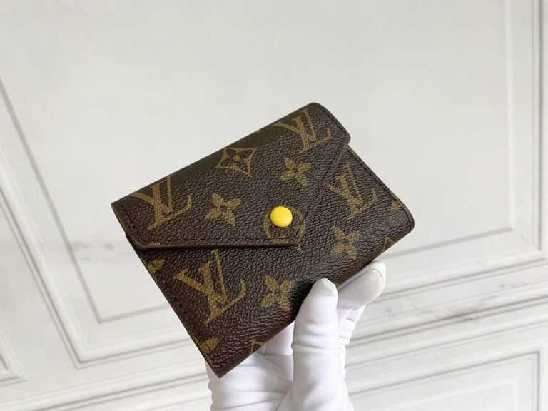 LV
Portefeuille Victorine
Marron