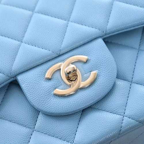 Ch@nel
Sac porté épaule Jumbo Chanel Veau Caviar Bleu Clair