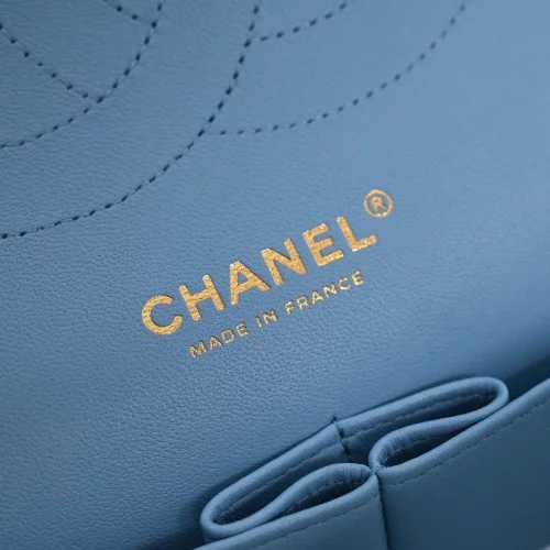 Ch@nel
Sac porté épaule Jumbo Chanel Veau Caviar Bleu Clair