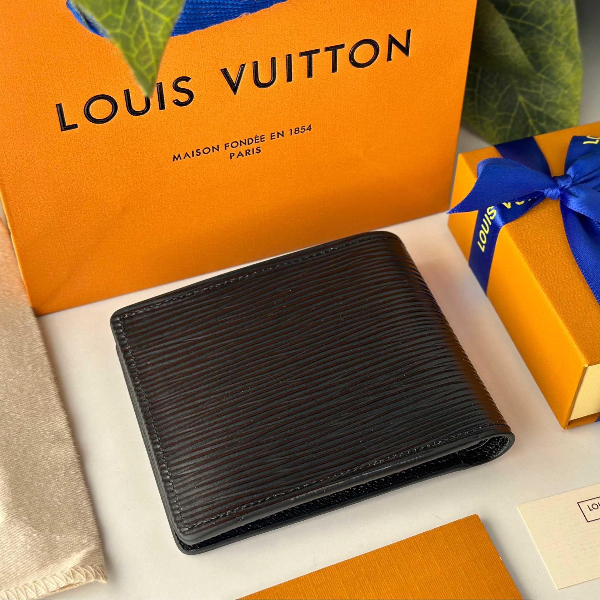LV Multiple Wallet