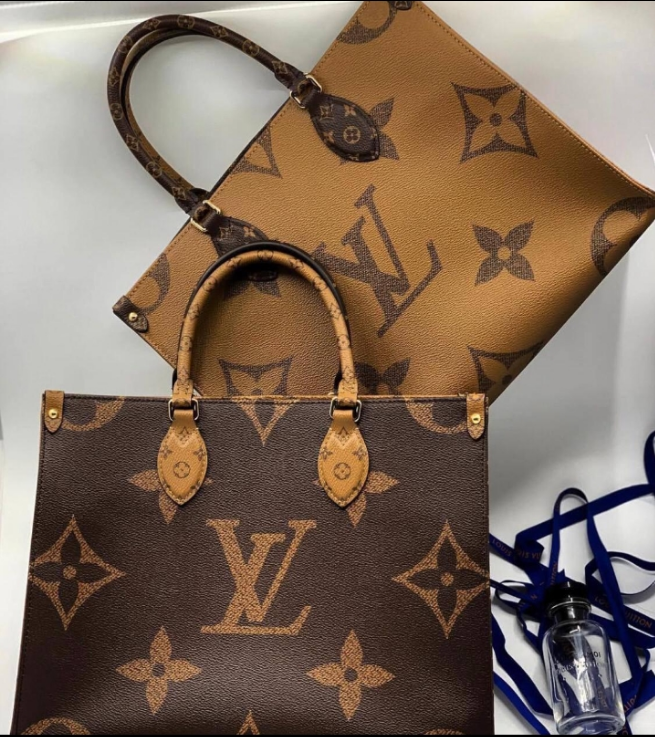 LV Monogram Reverse Tote Bag Red en cuir
