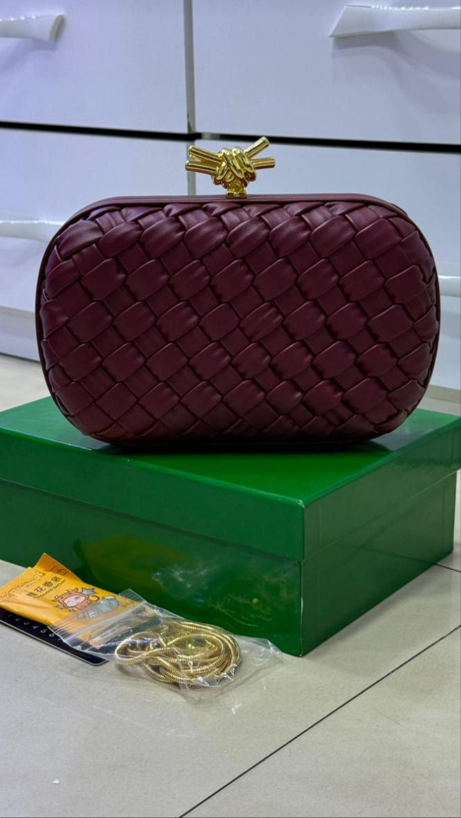 Bôttëga Vênëta pochette à nœuds