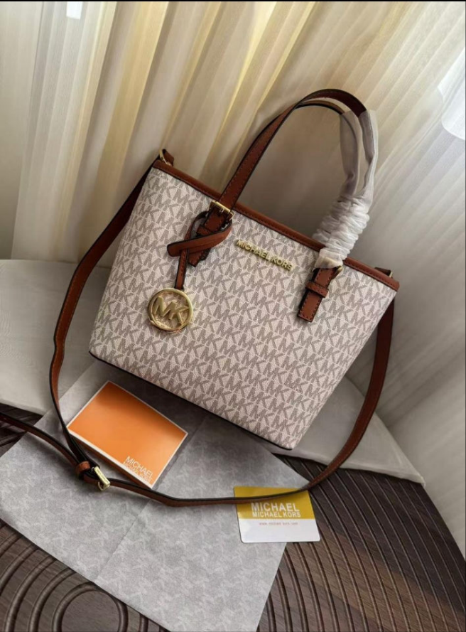MK Sac MK Jet Set Travel Saffiano Leather - Vanilla beige