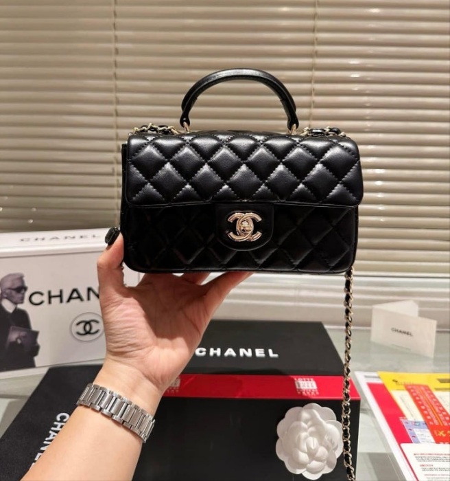 Ch@nel
Timeless Classique Top Handle Sac à main, Noir