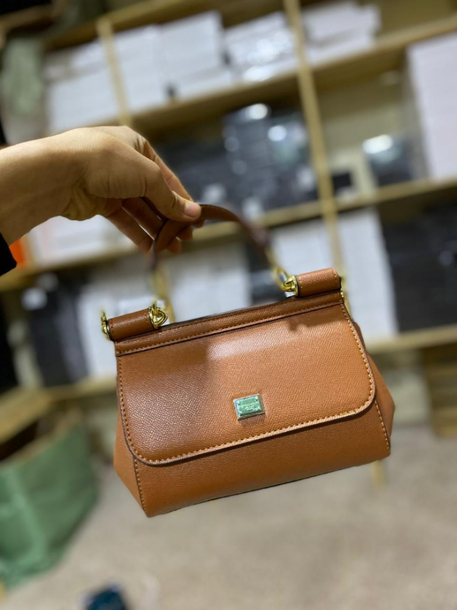 DG
Petit sac dauphine Sicily