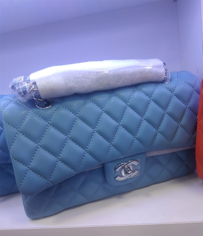 Ch@nel
Sac porté épaule Jumbo Chanel Veau Caviar Bleu Clair