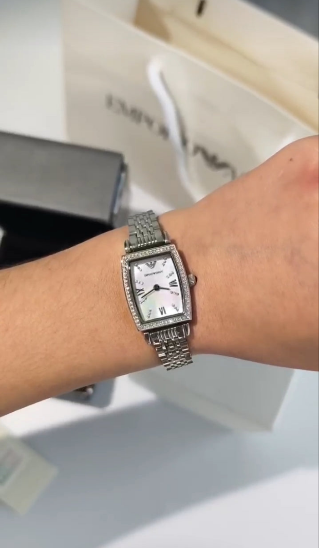 Emporio Arm@ni
two-hand stainless steel watch