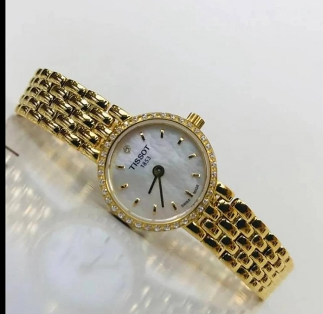 TÏSSÔT Lovely LADY 38-DIAMONDS Watch