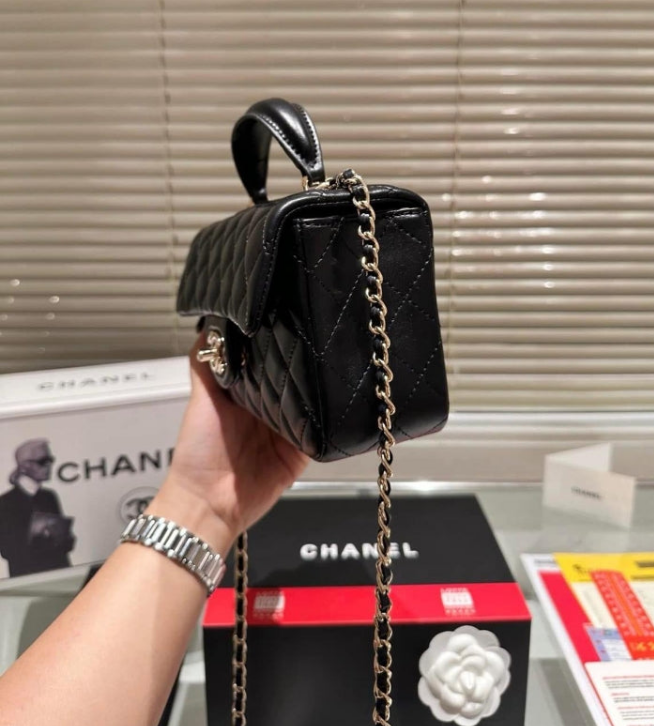 Ch@nel
Timeless Classique Top Handle Sac à main, Noir