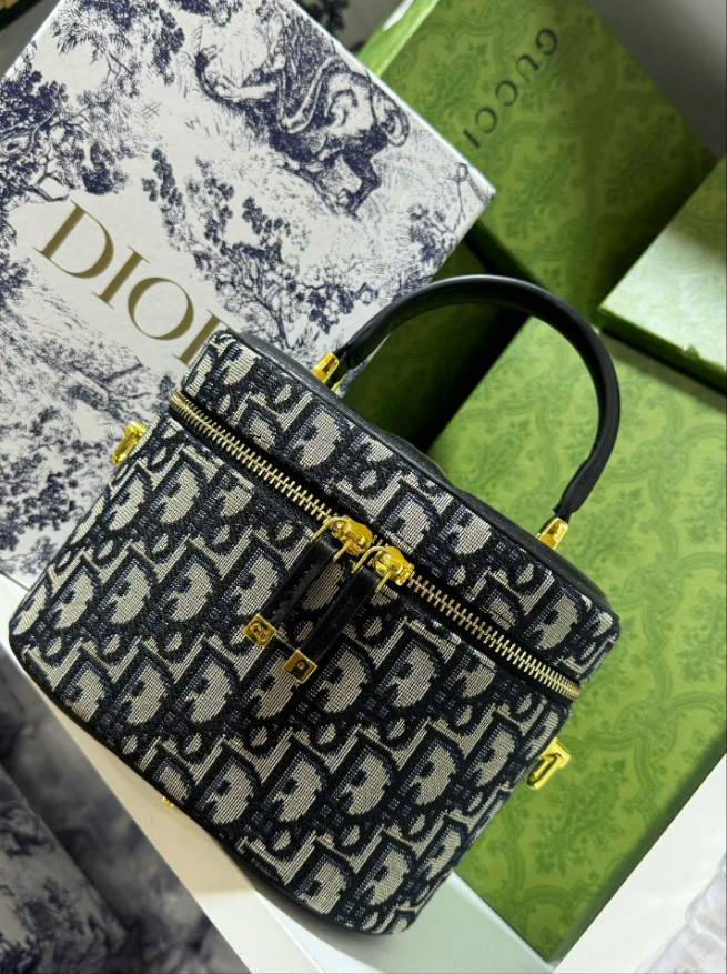 Mini Vanity 30 Montaigne