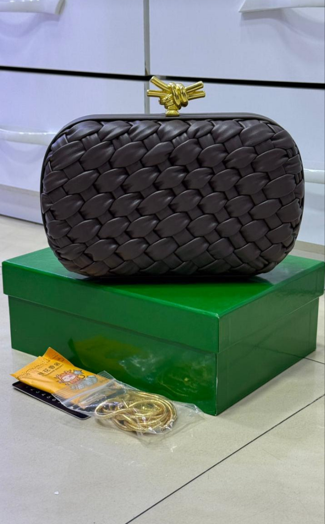 Bôttëga Vênëta pochette à nœuds