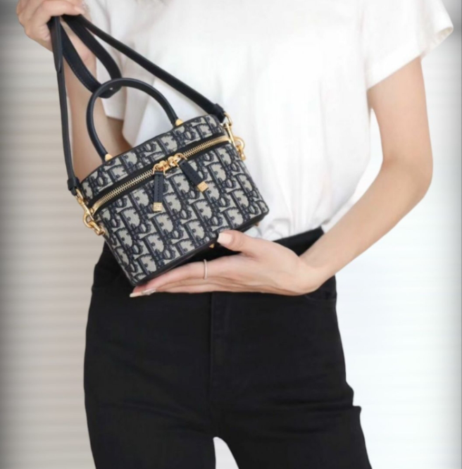 Mini Vanity 30 Montaigne