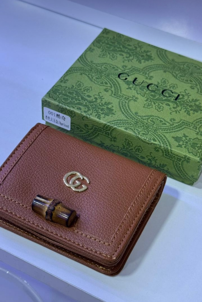 GG Diana Card Case Wallet in Brown