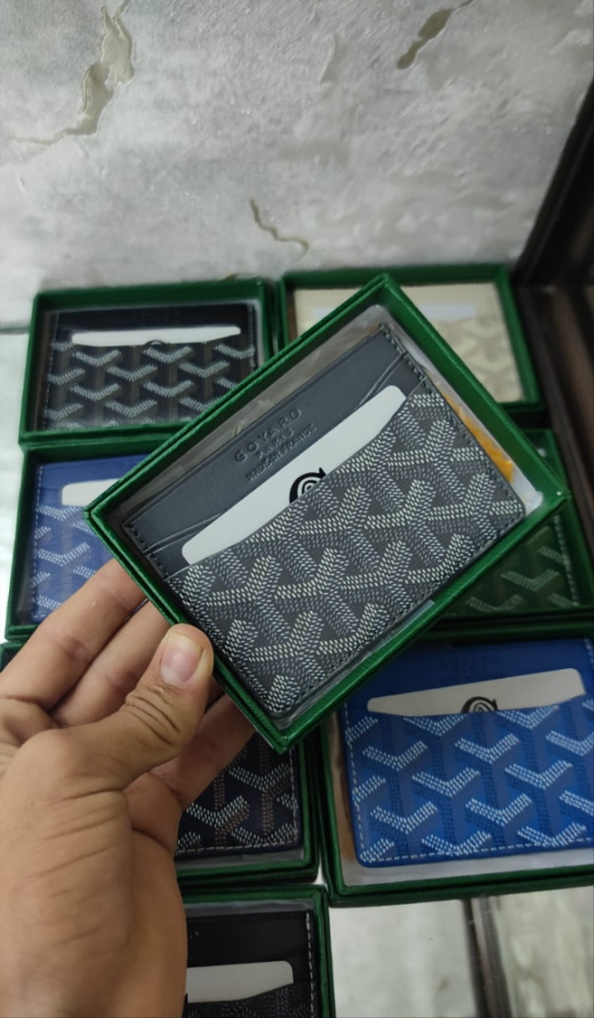 Gôyard
Petite maroquinerie en toile Saint Sulpice
Gris, Toile