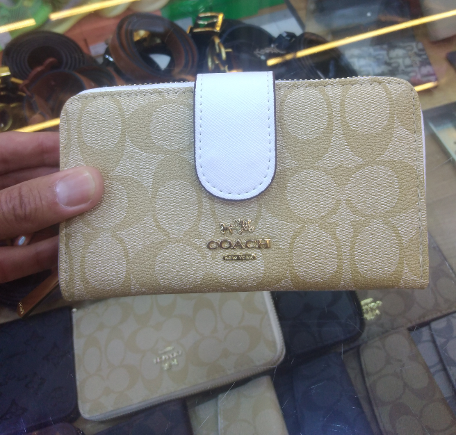 CO@CH F53562 IMDQ Signature Medium Corner Zip Wallet