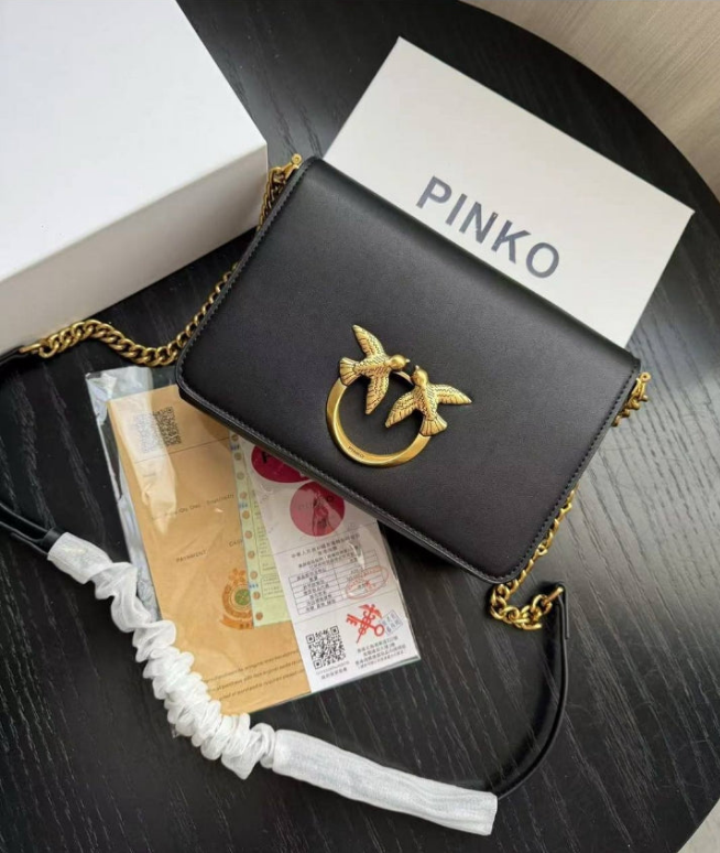Pïnkô
Sac à main Love Bag
Noir