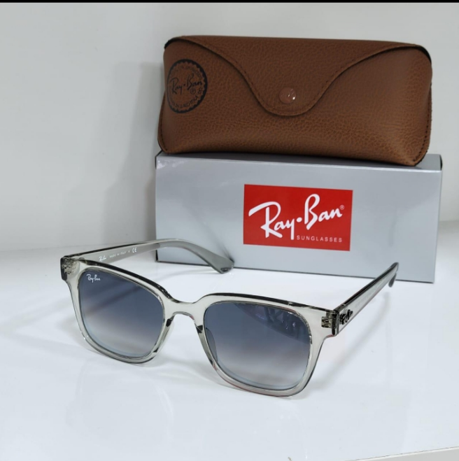 Ray-Ban Lunettes de soleil
Ray-Ban
RB4323 644971 femme et homme