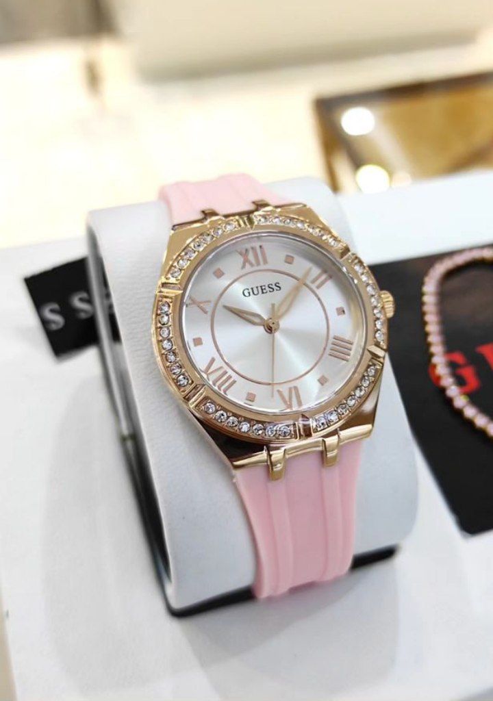 Gûess
cosmo pink strap women's