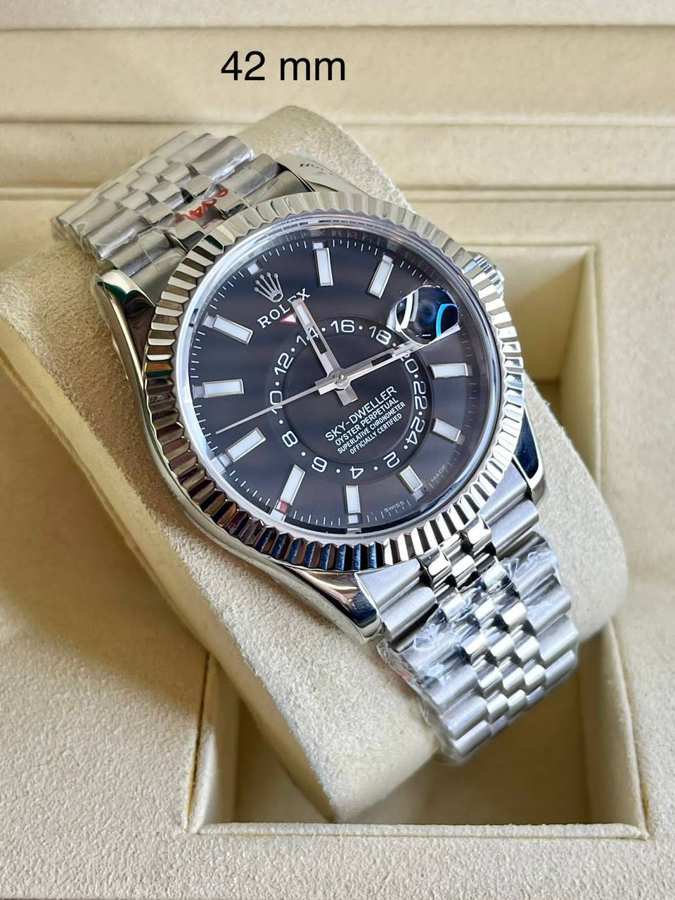 Bracelet en acier
SKY-DWELLER NOIR