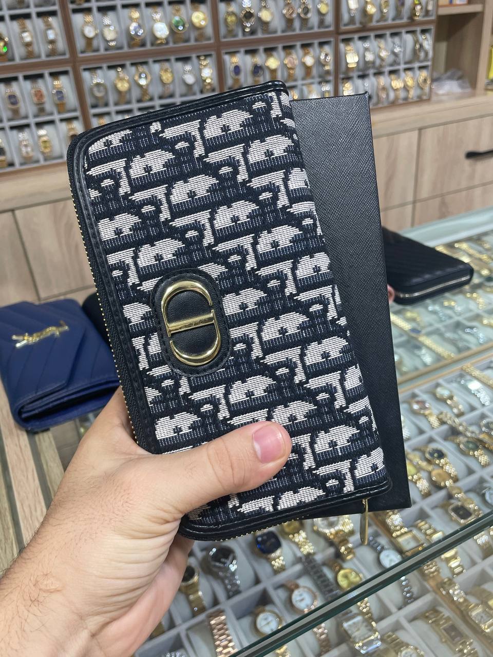 Christian Diôr- 10803 Zippy Wallet