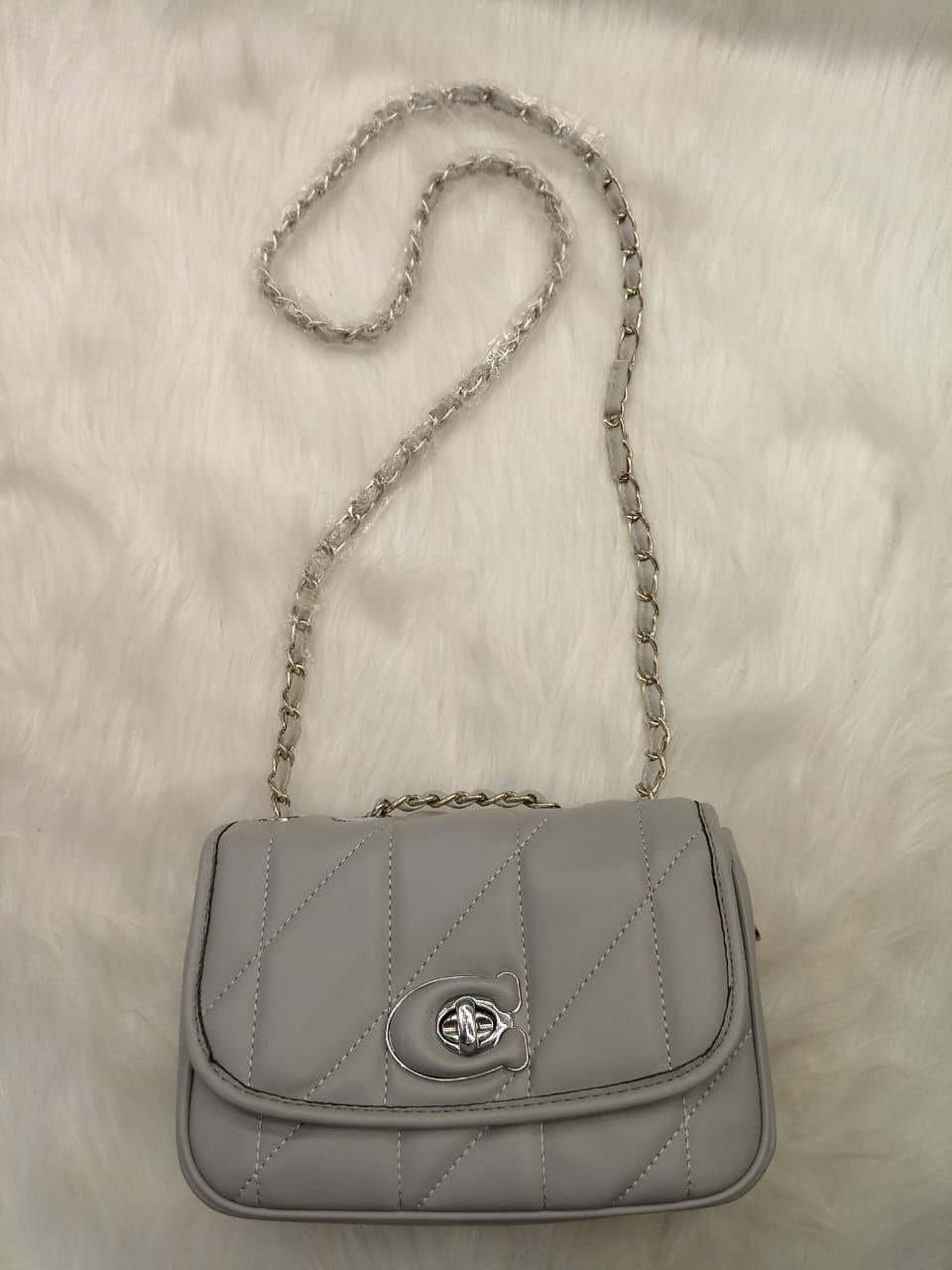 Co@ch
MADISON SHOULDER BAG