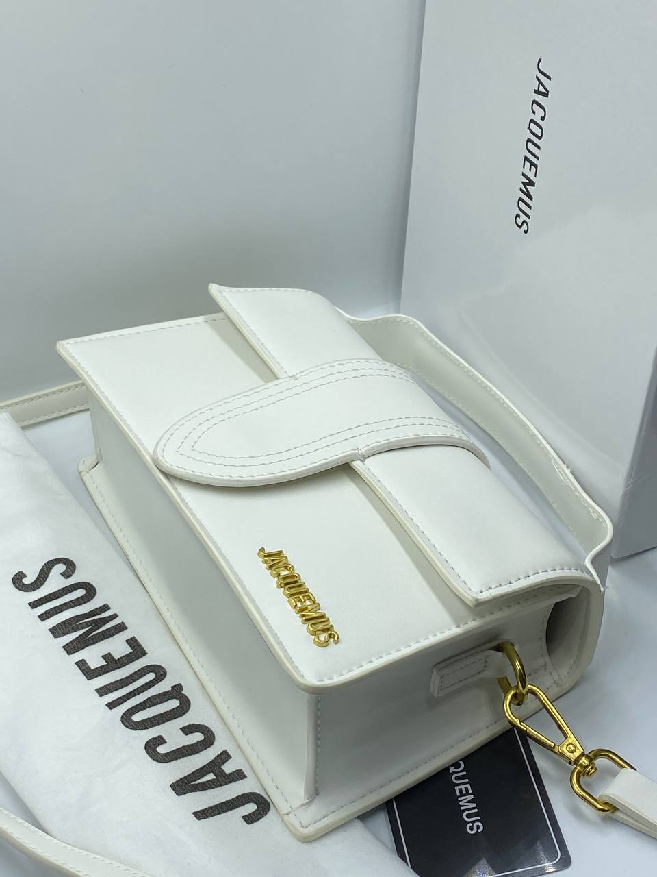 J@cquemus Sac à main avec bandoulière réglable.