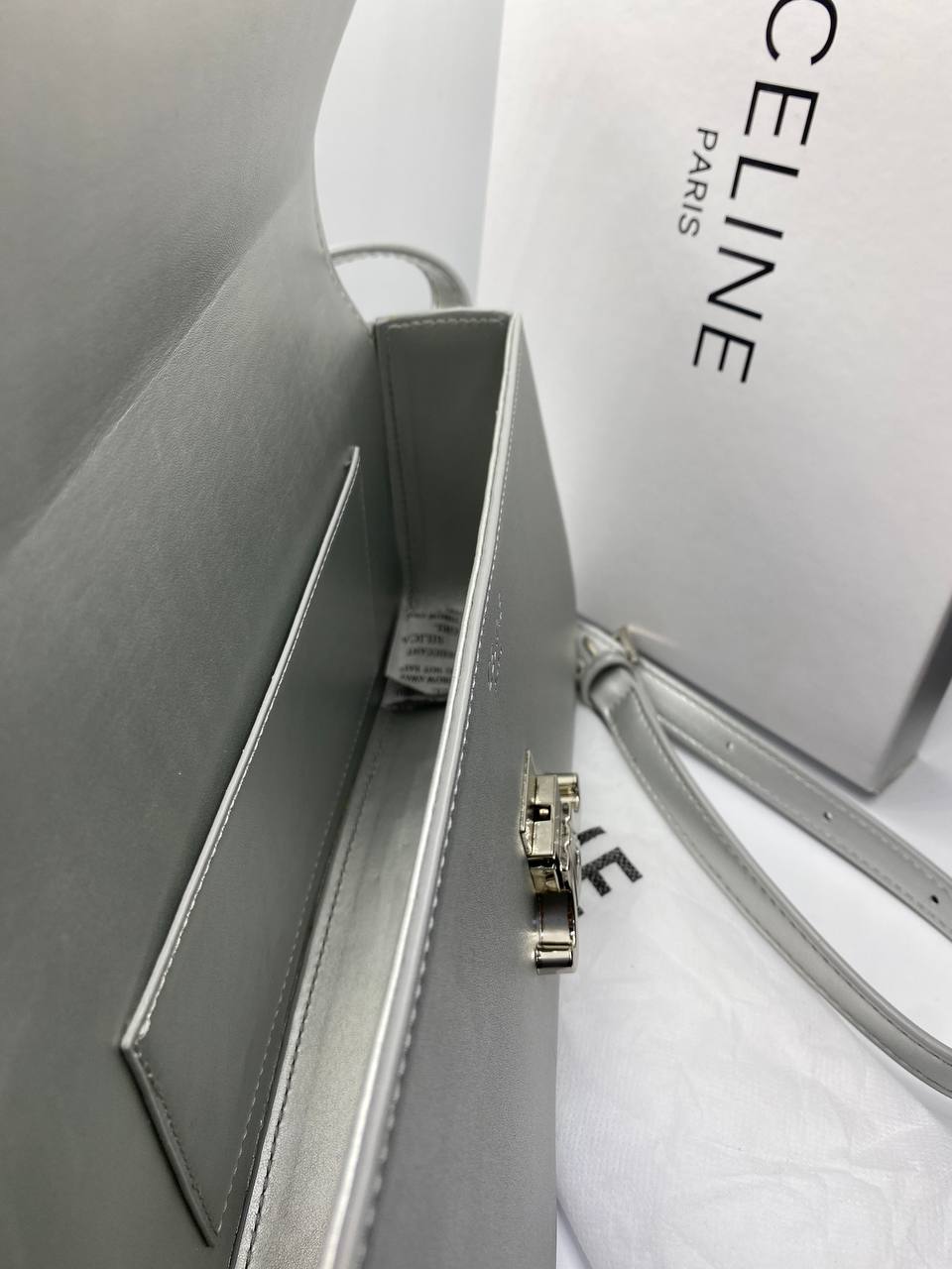 CÊLINË MEDIUM Sac à main Triomphe
Gris