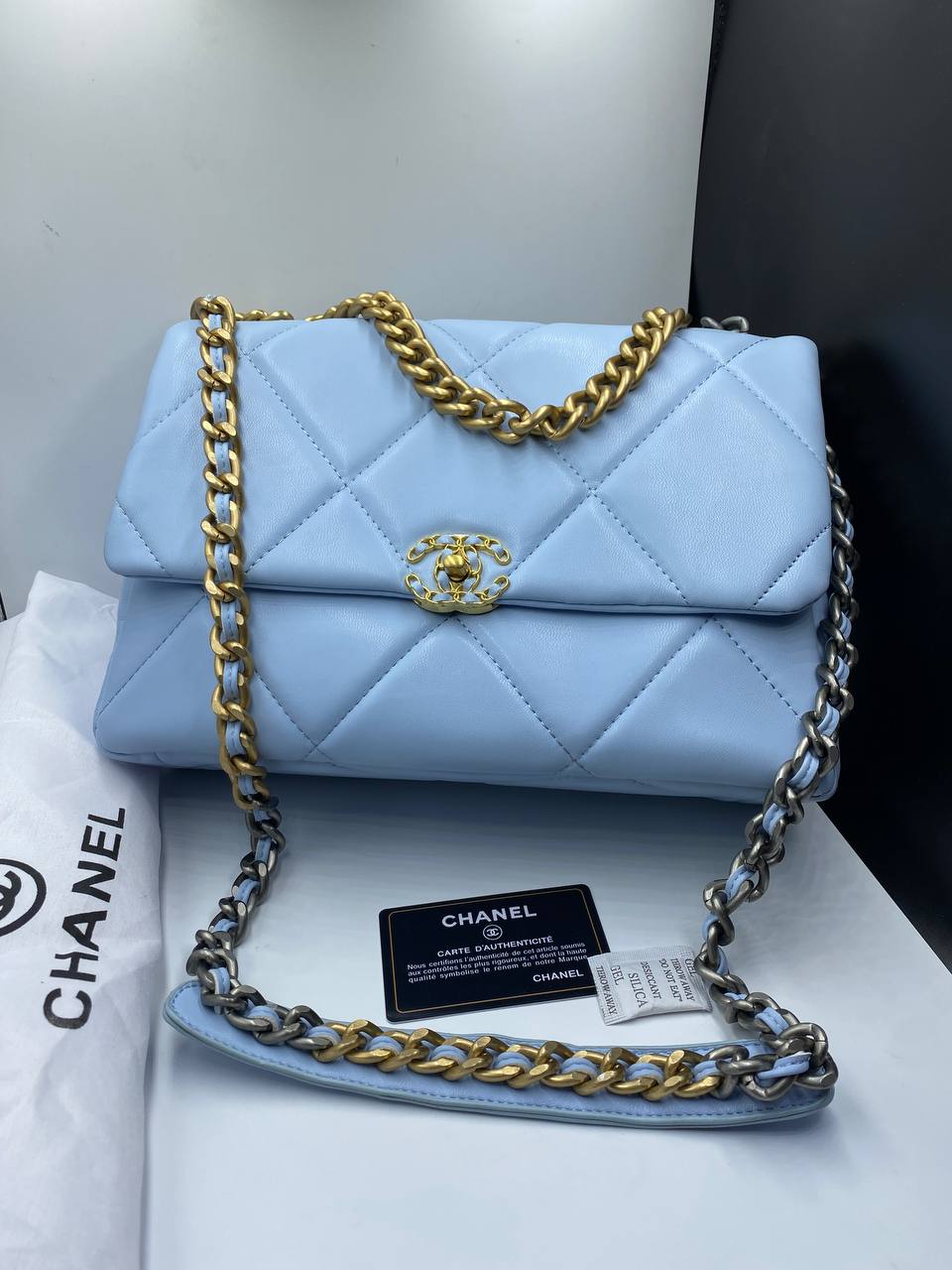 Ch@nel
19 à Rabat Agneau Bleu Clair