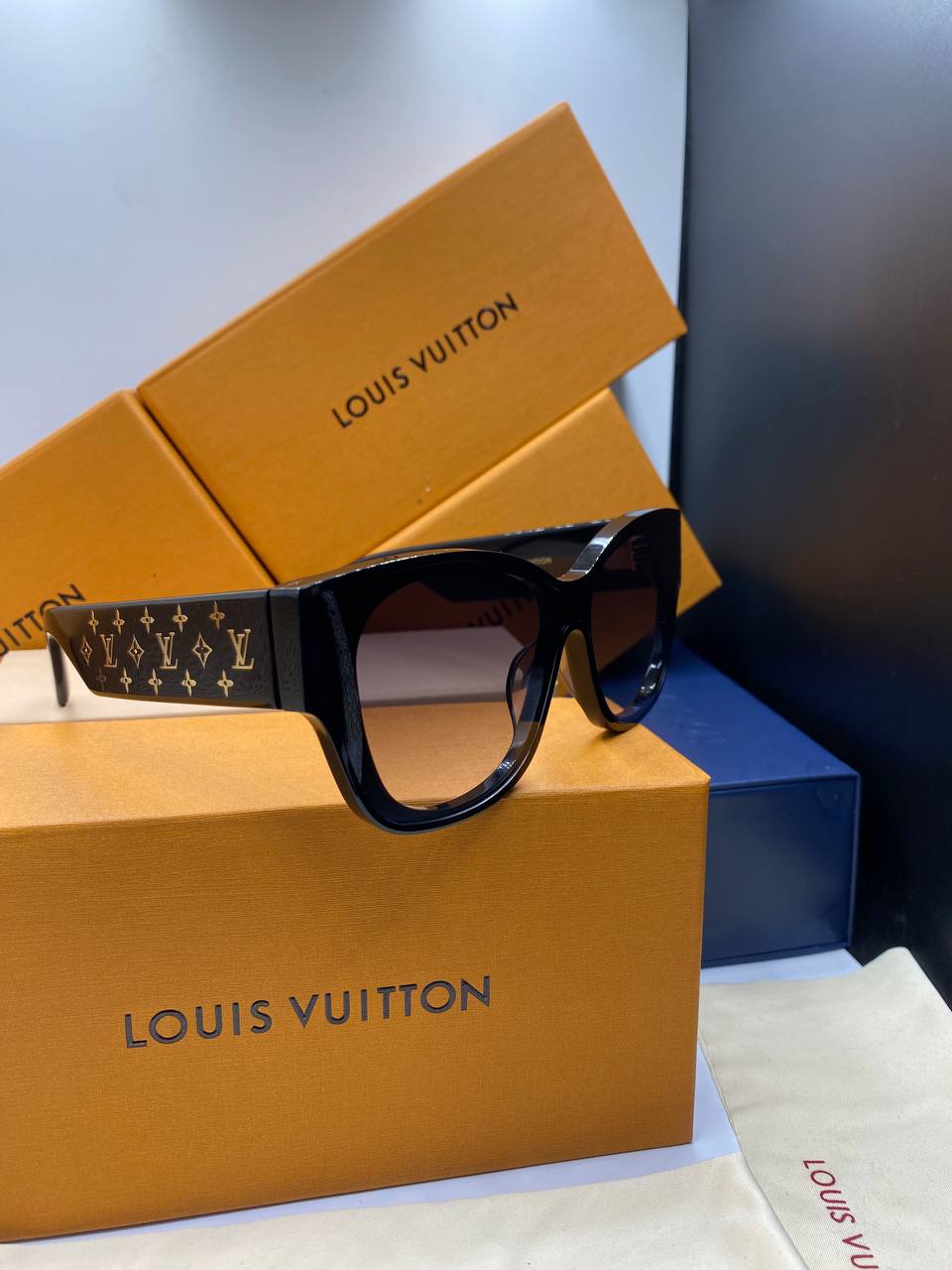 LV Lunettes de soleil masque LV Monogram pour femmes