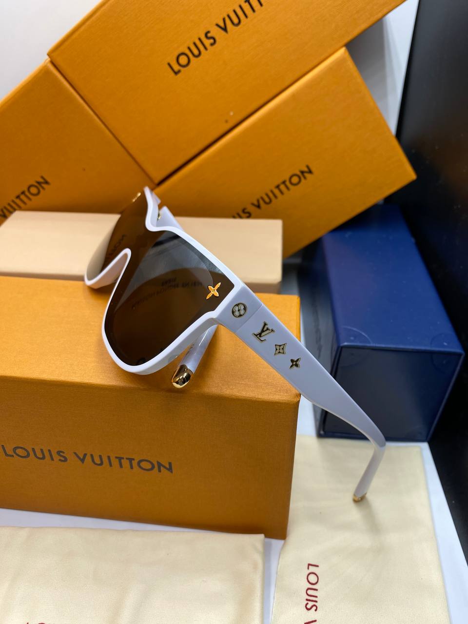 L&V Z1844U LV Shadow Square Sunglasses pour femmes ✨