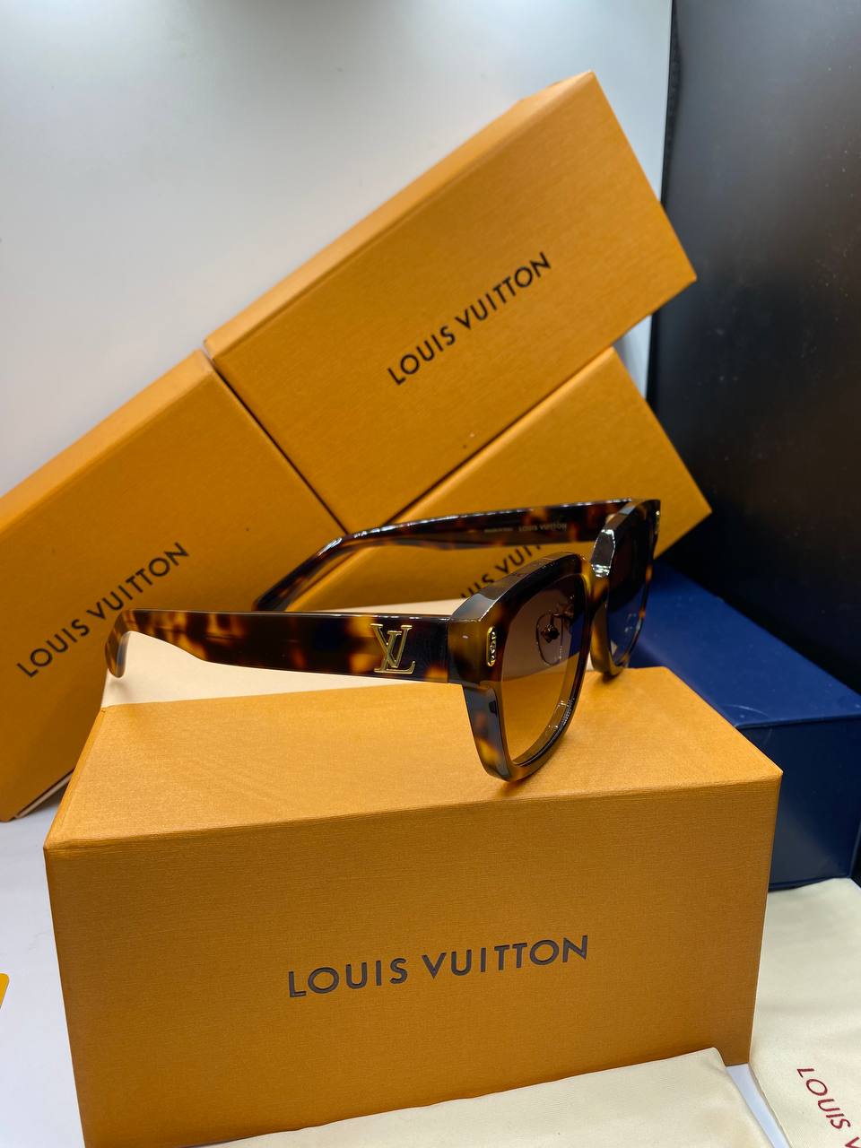 L&V Z2184U New LV Confidence Square Round Sunglasses pour femmes ✨