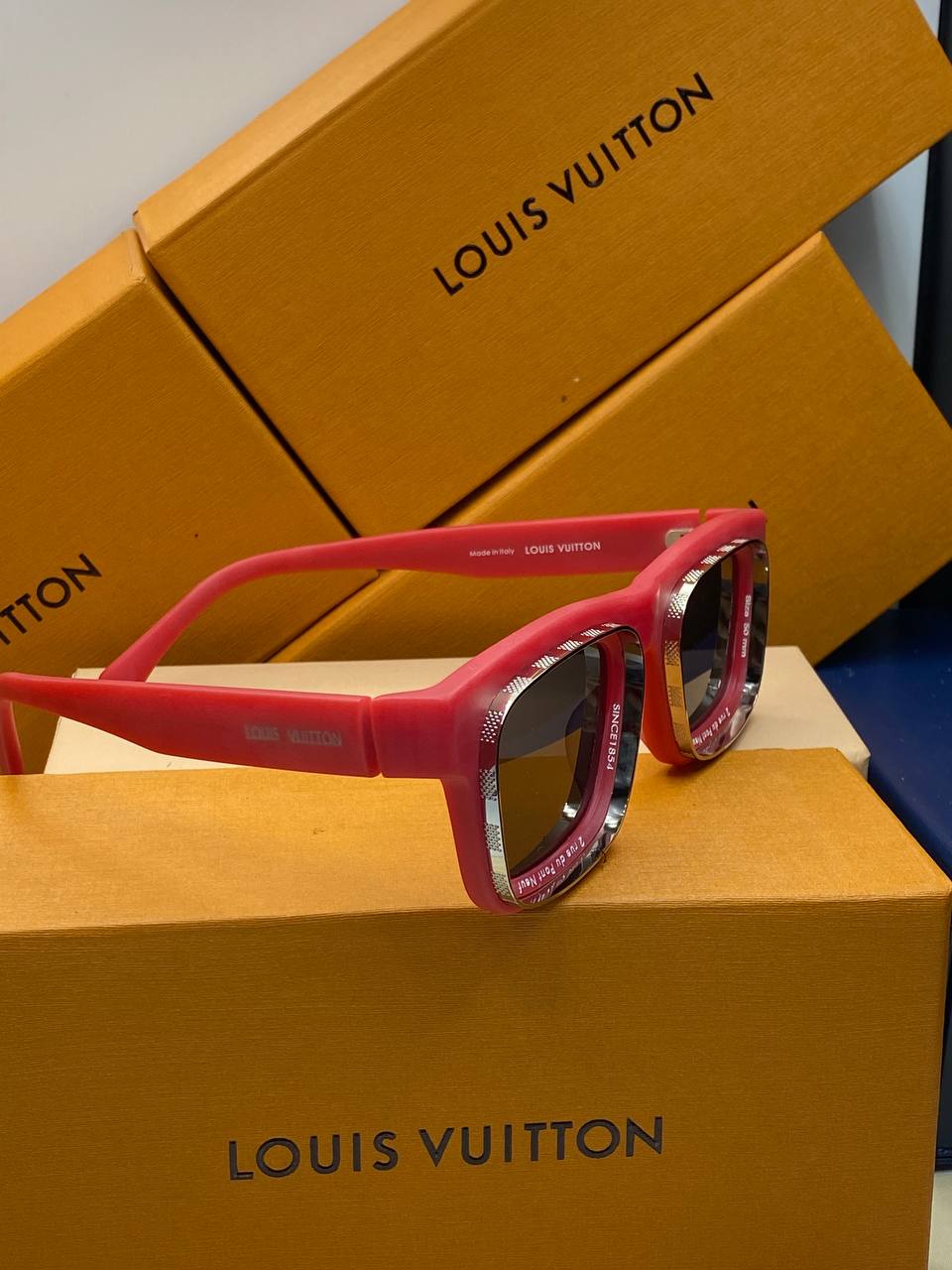 L&V Z2442U Super Vision Square Sunglasses pour femmes ✨