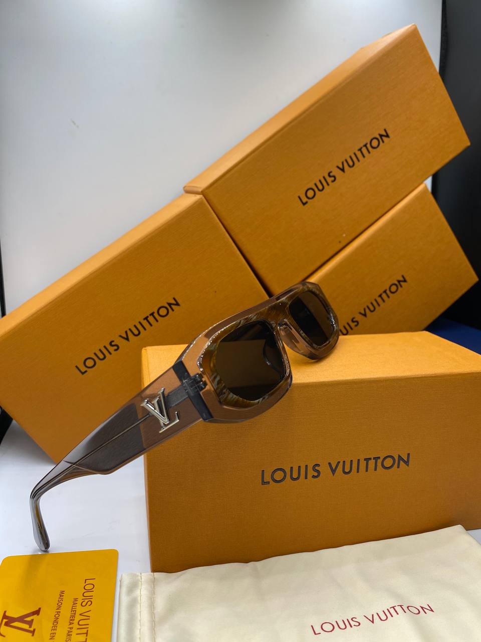L&V Z2436E New LV Pharell Collection Sunglasses pour femmes ✨