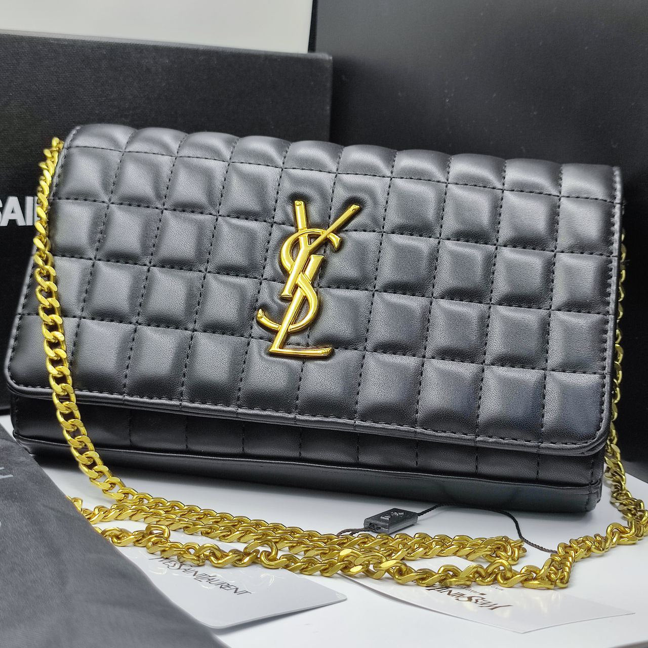 S@int Laurent
pochette Cassandre