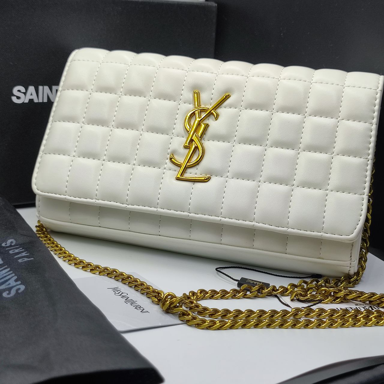 S@int Laurent Pochette